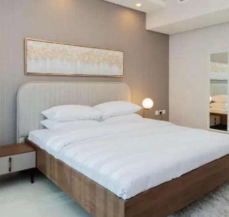Hanza Tower Deluxe 19 With Pool & *
